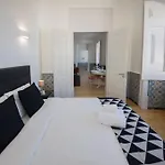 Luxurious Cais Do Sodre, 4 Bedrooms With View