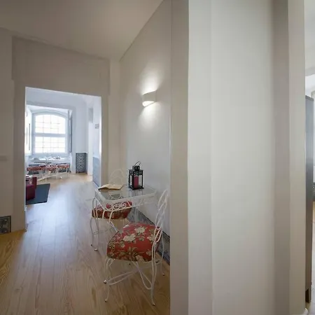 Luxurious Cais Do Sodre, 4 Bedrooms With View アパート *