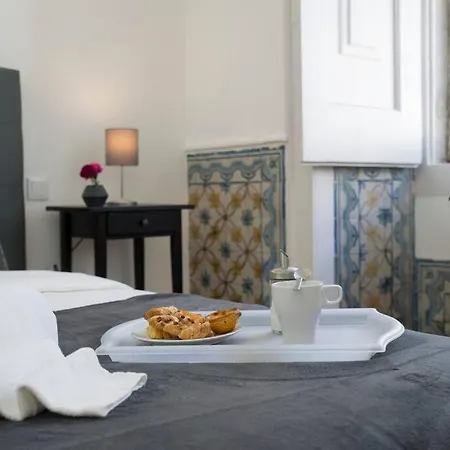 Luxurious Cais Do Sodre, 4 Bedrooms With View リスボン