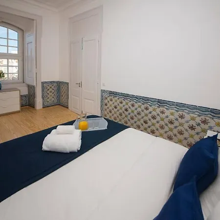 Luxurious Cais Do Sodre, 4 Bedrooms With View アパート *