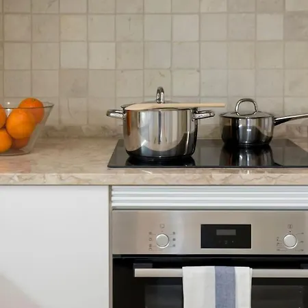 Luxurious Cais Do Sodre, 4 Bedrooms With View アパート