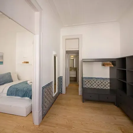 Luxurious Cais Do Sodre, 4 Bedrooms With View アパート