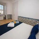 Luxurious Cais Do Sodre, 4 Bedrooms With View דירה *