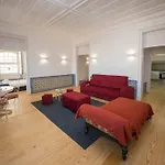 Luxurious Cais Do Sodre, 4 Bedrooms With View דירה ליסבון