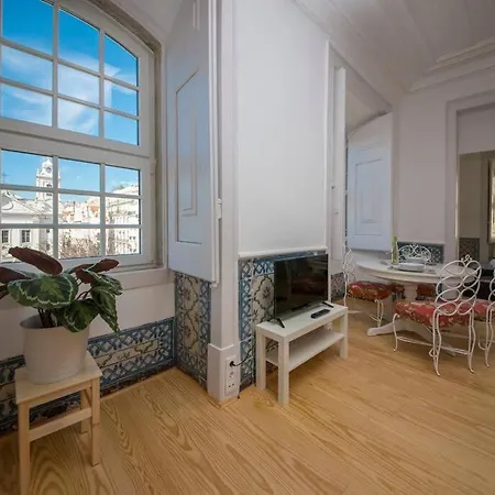 Luxurious Cais Do Sodre, 4 Bedrooms With View דירה