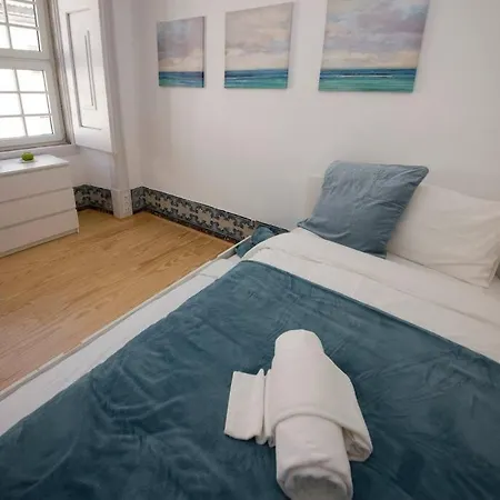 Luxurious Cais Do Sodre, 4 Bedrooms With View דירה ליסבון